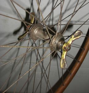 Vintage racing wheels with wooden rims from the late 1920s