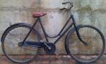 Bicicletta donna 26 vintage di marca sconosciuta costruita negli anni 1930/1935