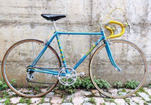 . Bicicletta da corsa vintage Viner del 1978 con cambio Campagnolo