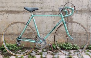 . Vintage Bianchi racing bicycle, Sprint 76 model, 1970s - Campagnolo Valentino gears